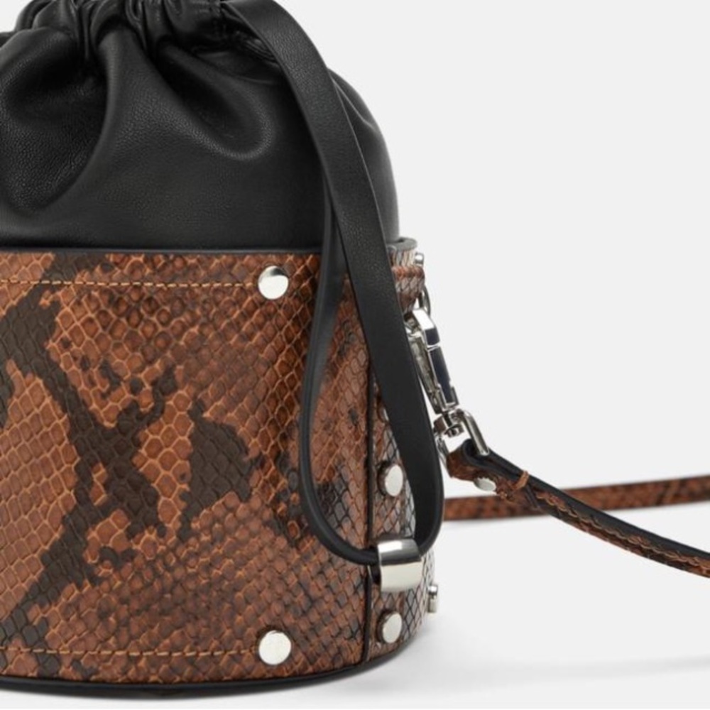 Zara elegant snake print bucket bag Host pick!! - Picture 4 of 5